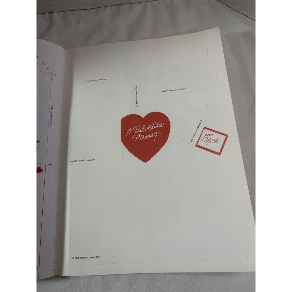 Vintage‎ Valentines Punch Out and Assemble Activity Book Vivian Robbins 2006